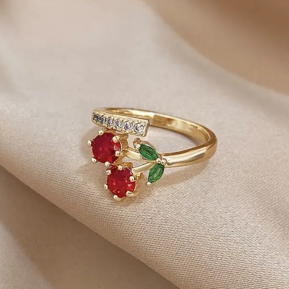 🍒 Cherry Fashion Ring - Picture 2 of 4